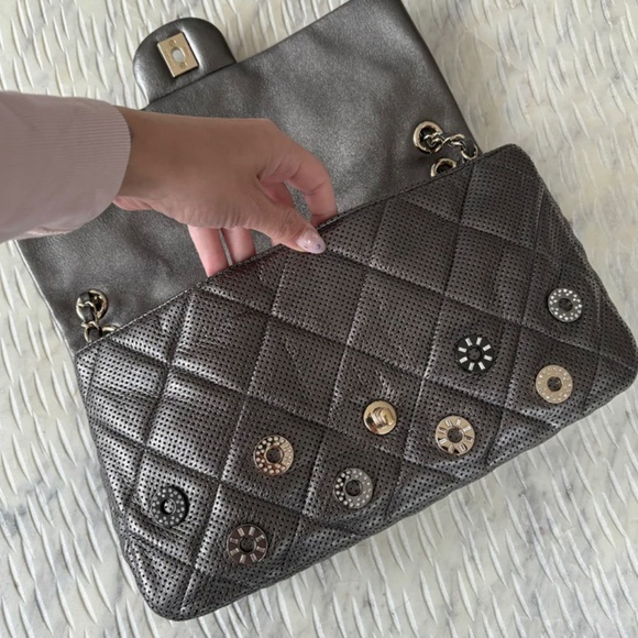 Chanel Paris-Dubai Medal Flap Bag in Embellished Quilted Perforated Lambskin - Picture 12 of 14